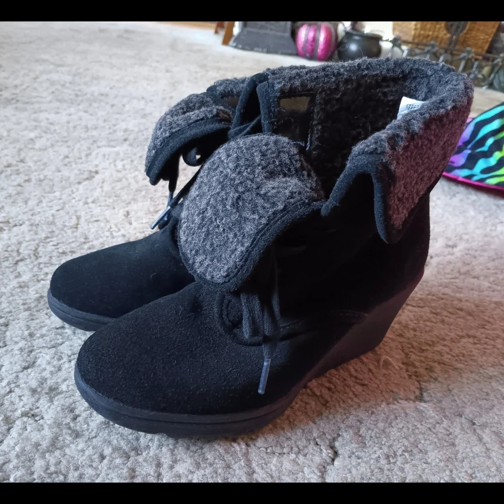 🖤 White Mountain Black Suede Leather Wedge Heels Ankle Boots Wool Laces 6.5